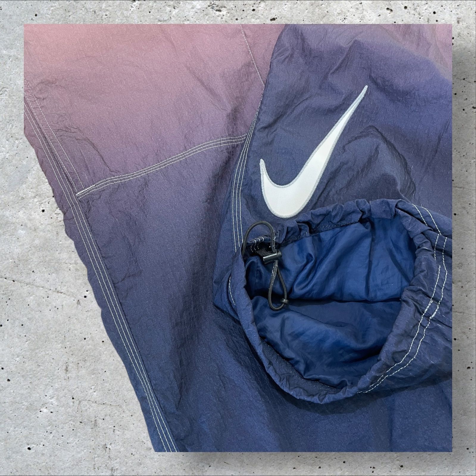 定価:23100円 Supreme × NIKE Ripstop Track Pant Multicolor ボルドー