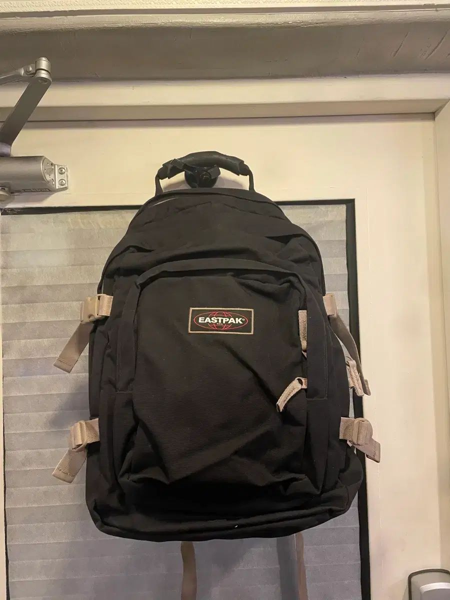 EASTPAK イーストパック バックパック ブラック 【公式通販】