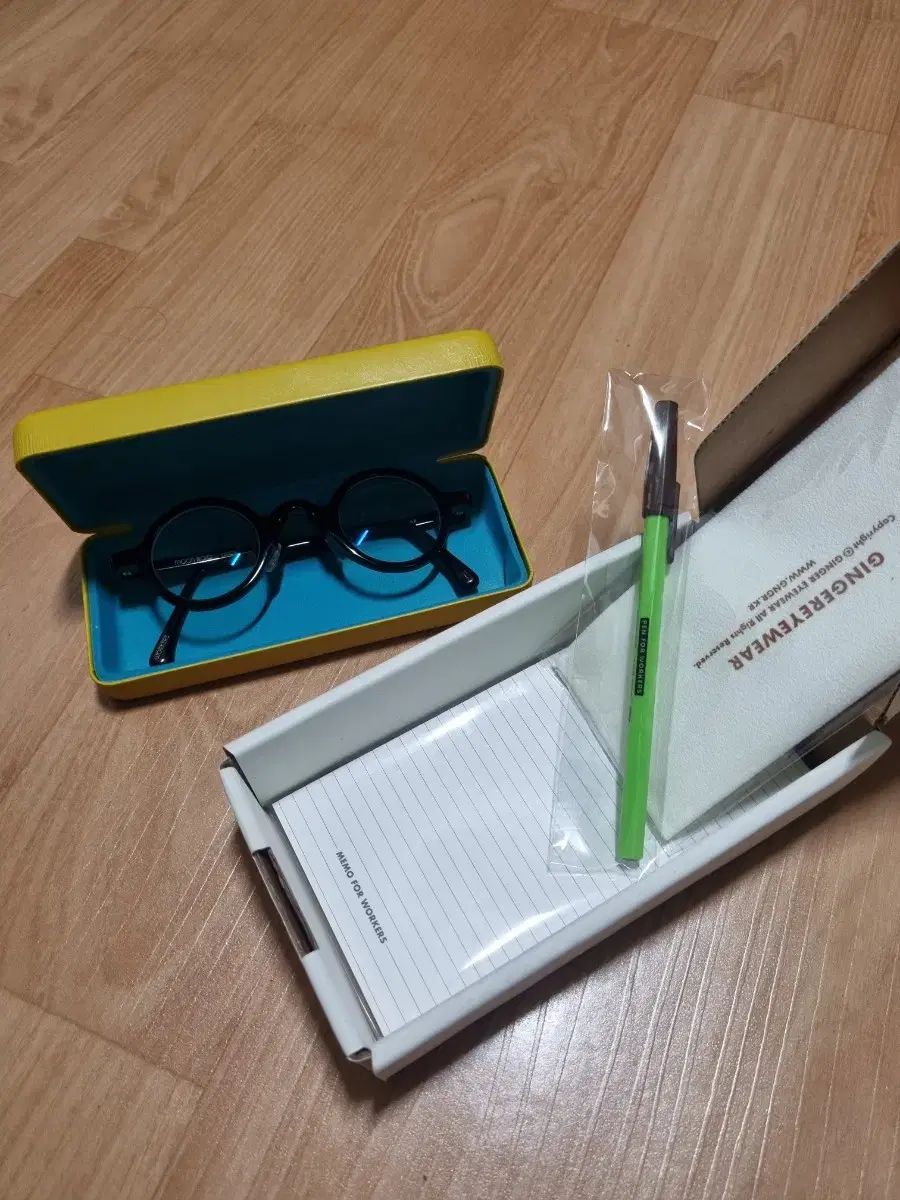 GINGER EYEWEAR Moon Bold ブラック メガネ 【公式通販】