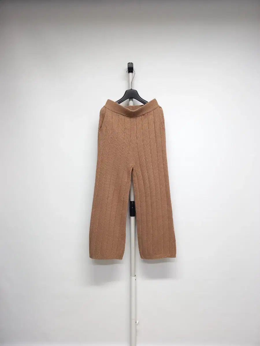 新ドールチェヴィータ 秋冬 カシミアブレンド ストレート丸のままフィット ニットパンツ F