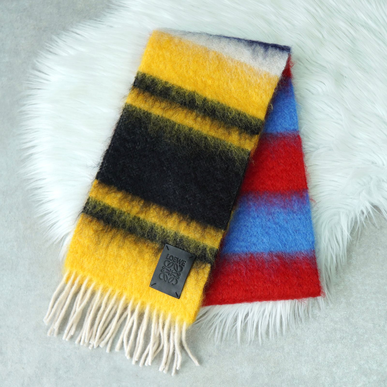 ロエベ アナグラム レザーパッチ モヘア マフラー マルチカラー - メルカリ