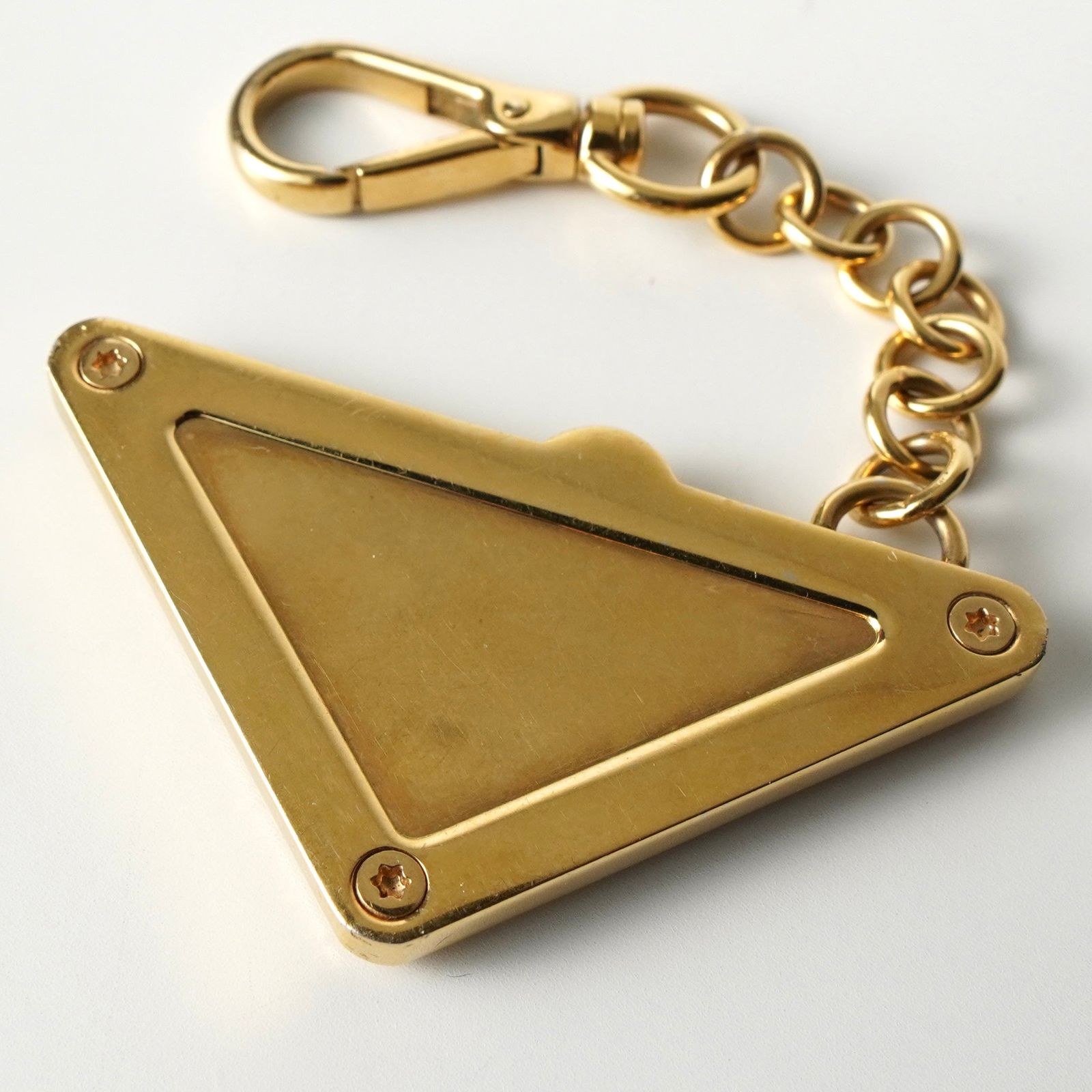  プラダ トライアングルロゴ キーリング キーホルダー チャーム GP ゴールド | ホワイト キーホルダー キーリング 小物