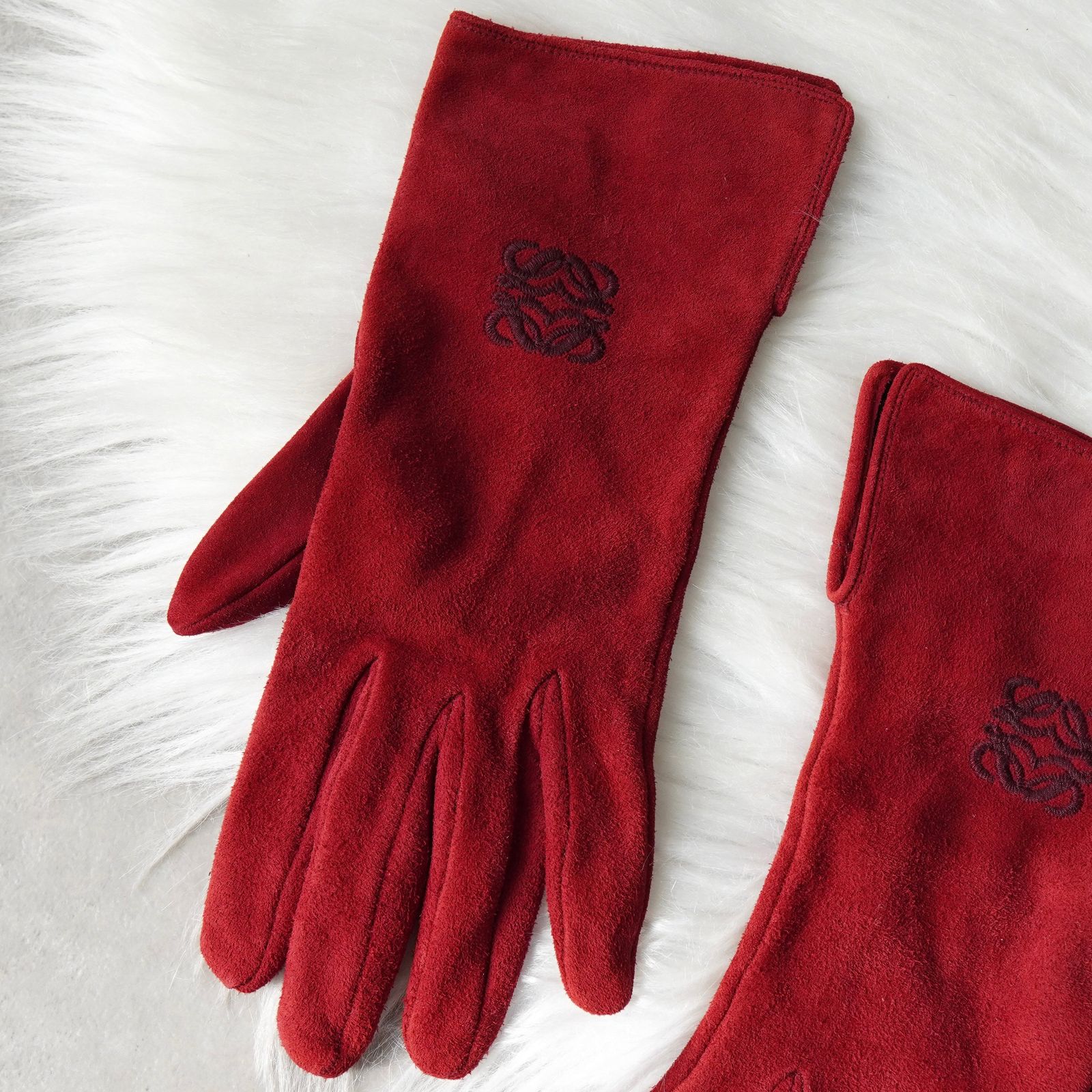 ロエベ アナグラム スエード 手袋 グローブ レッド