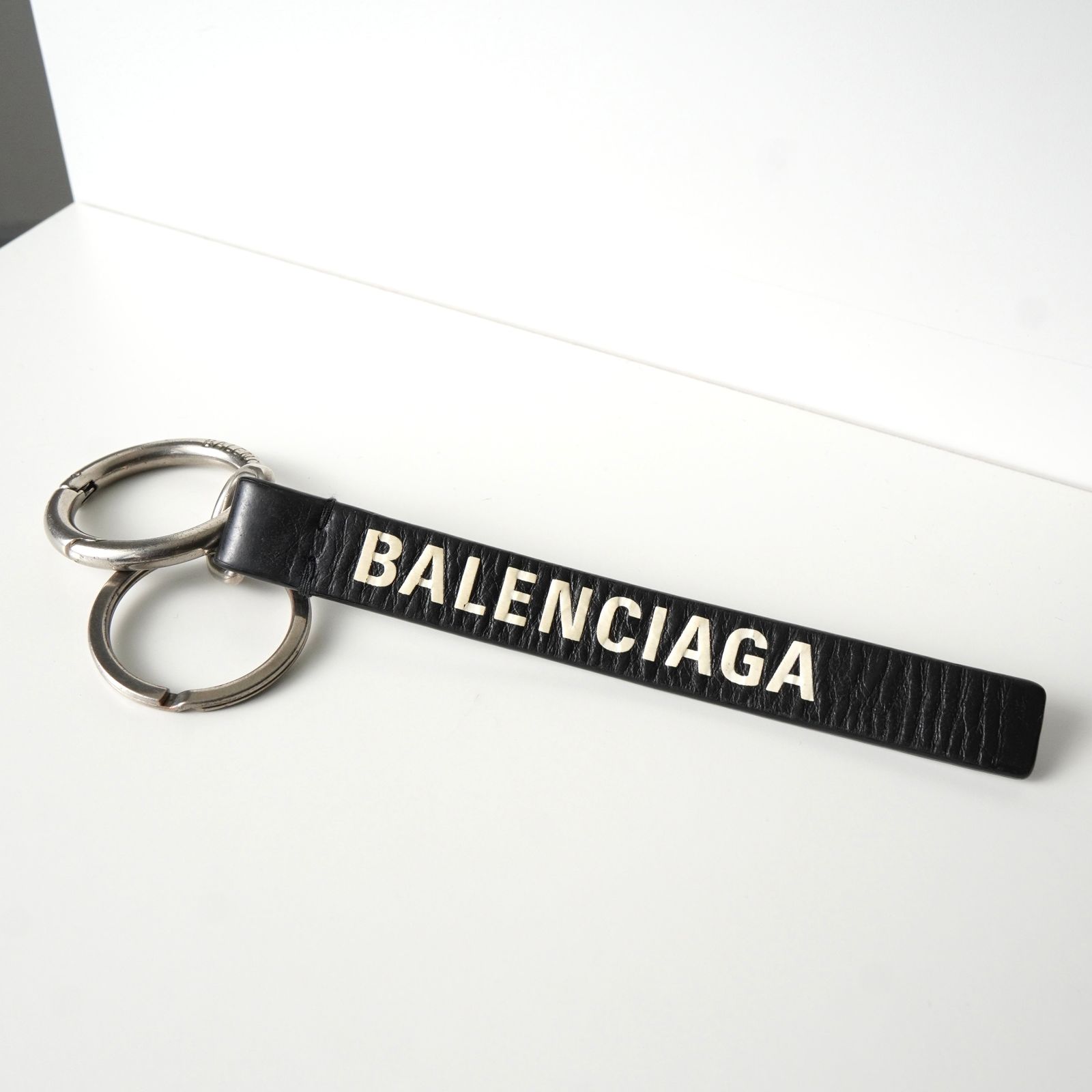 バレンシアガ ロゴ レザー チャーム キーリング キーホルダー ブラック