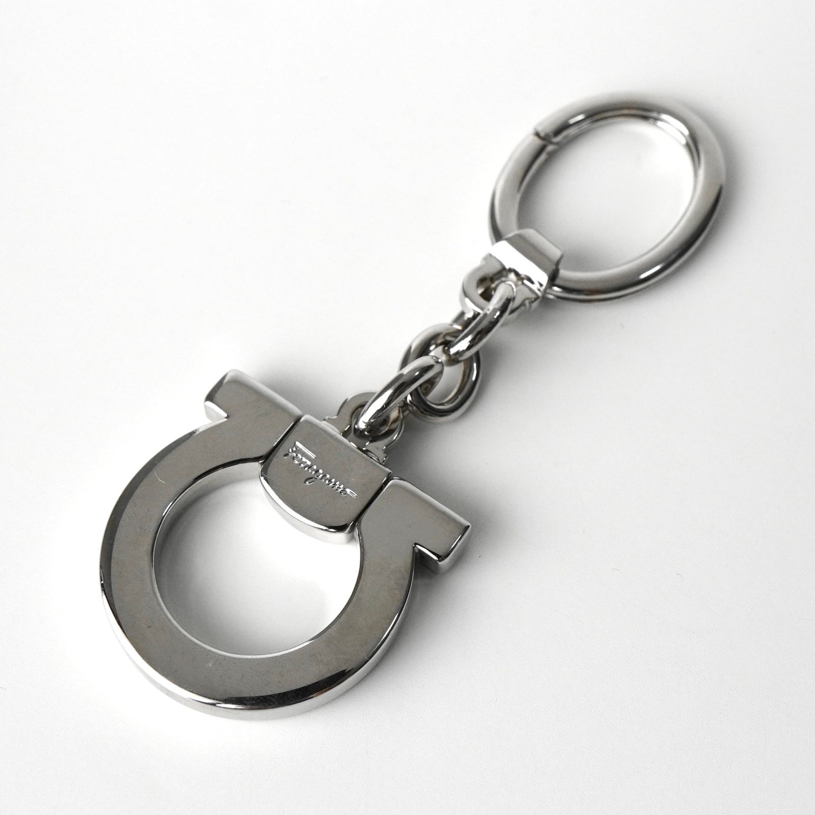 サルバトーレ フェラガモ ガンチーニ シルバー チャーム キーリング キーホルダー