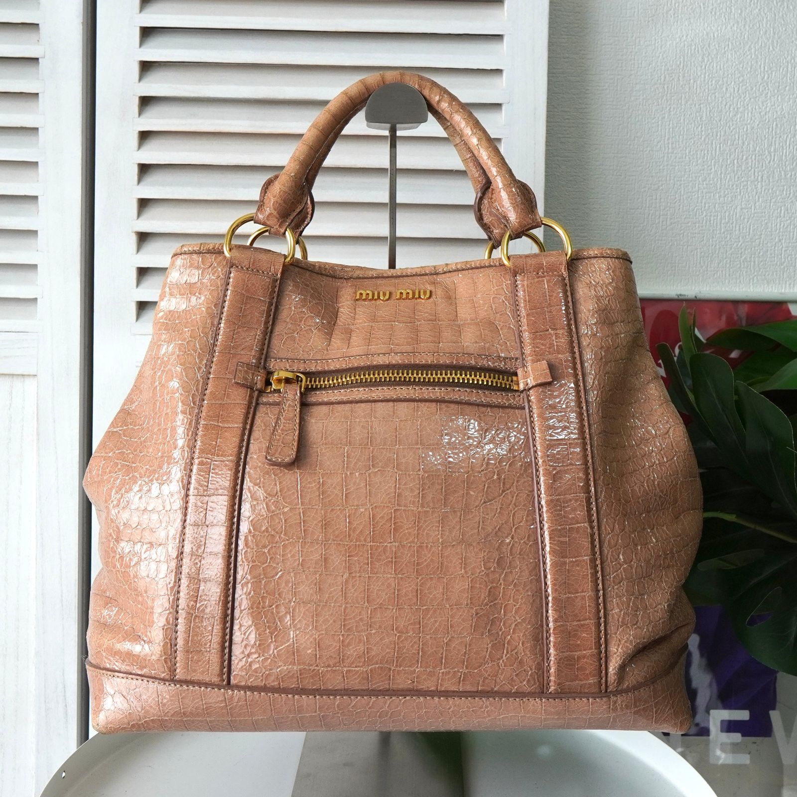 ミュウミュウ ロゴ クロコ コーティング レザー ハンドバッグ ベージュ レディース
