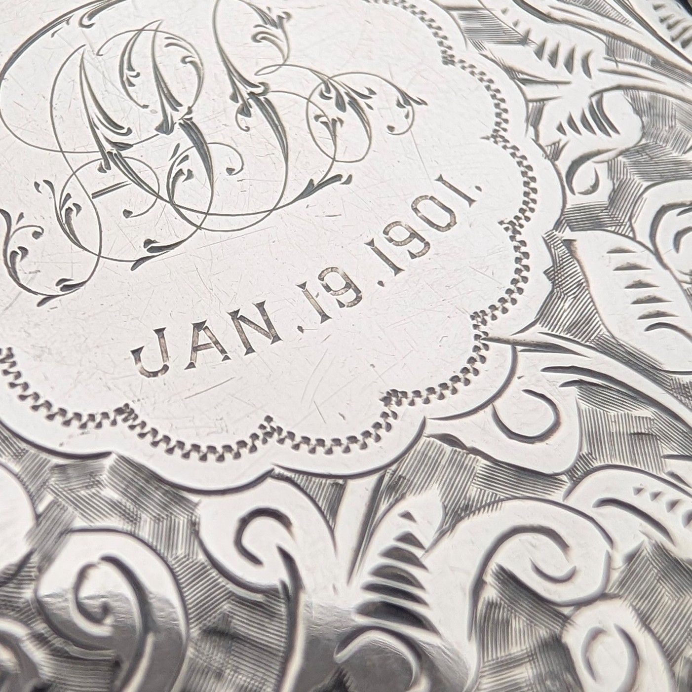 1886年 英国アンティーク 純銀製 両開き型 小型カードケース 64g