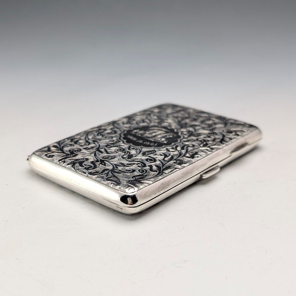 1886年 英国アンティーク 純銀製 両開き型 小型カードケース 64g