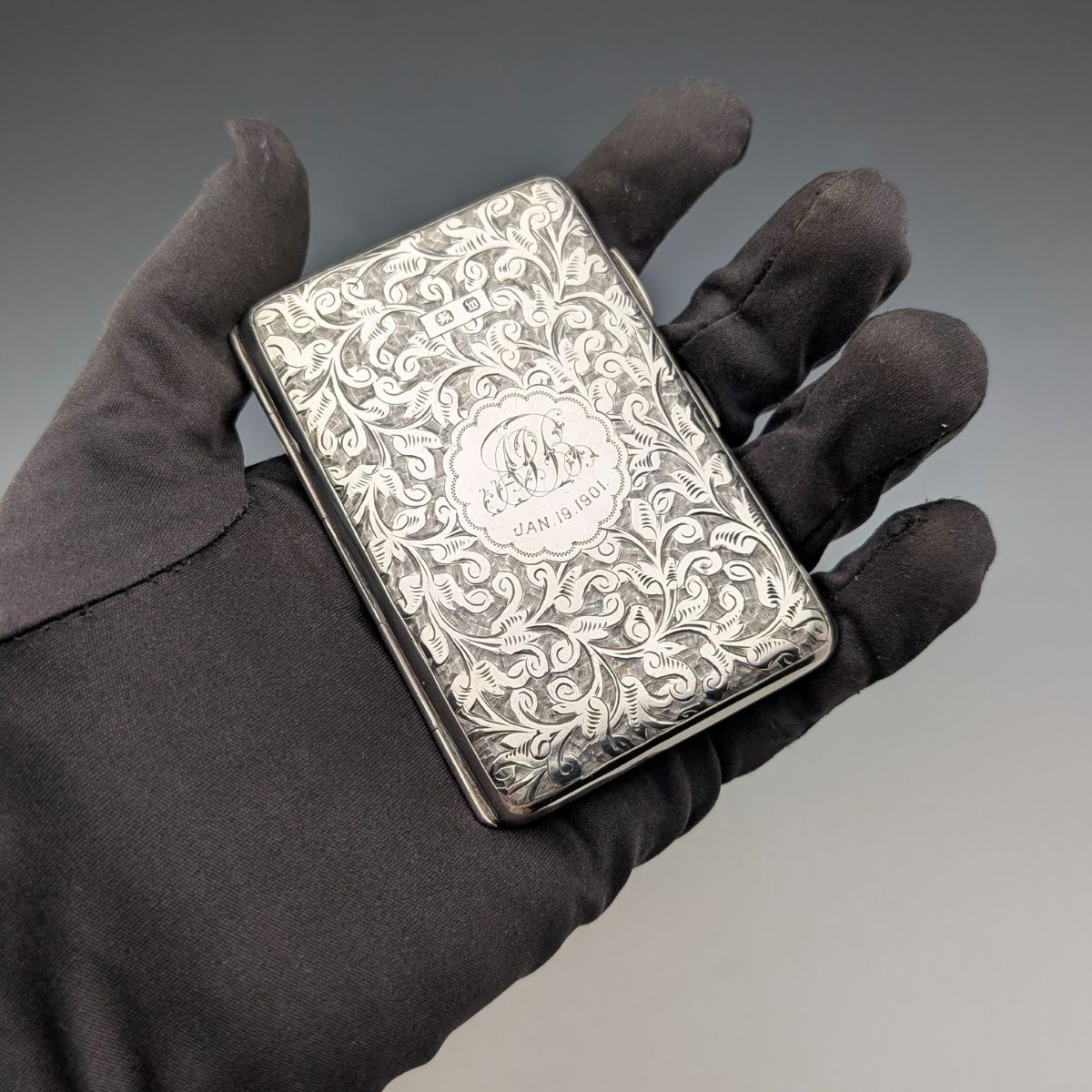 1886年 英国アンティーク 純銀製 両開き型 小型カードケース 64g