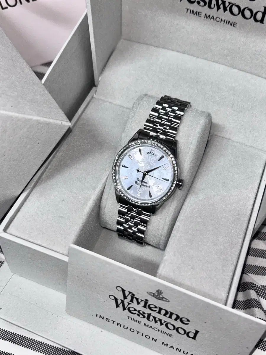 Vivienne Westwood ヴィヴィアン ウエストウッド ウォッチ TIME Ver シルバー