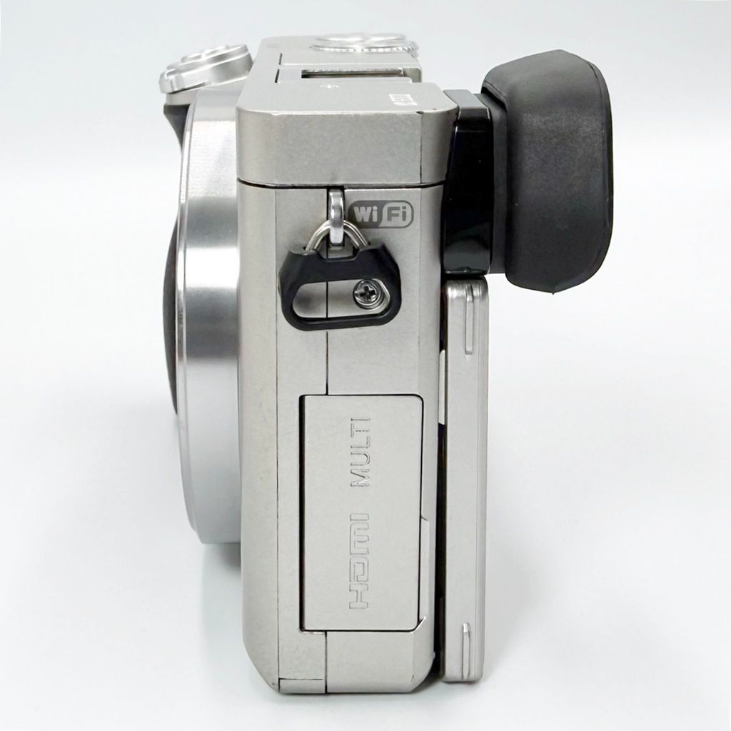 美品】ソニー SONY α6000 ボディ シルバー [ILCE-6000] ミラーレス