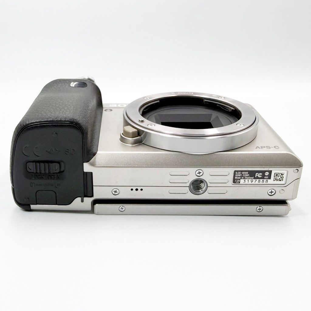 美品】ソニー SONY α6000 ボディ シルバー [ILCE-6000] ミラーレス