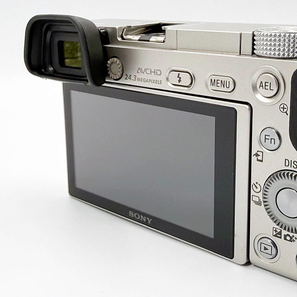 美品】ソニー SONY α6000 ボディ シルバー [ILCE-6000] ミラーレス