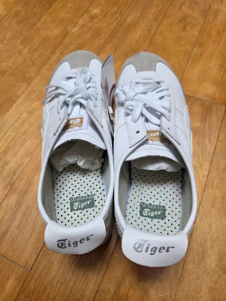 オニツカタイガー スニーカー
