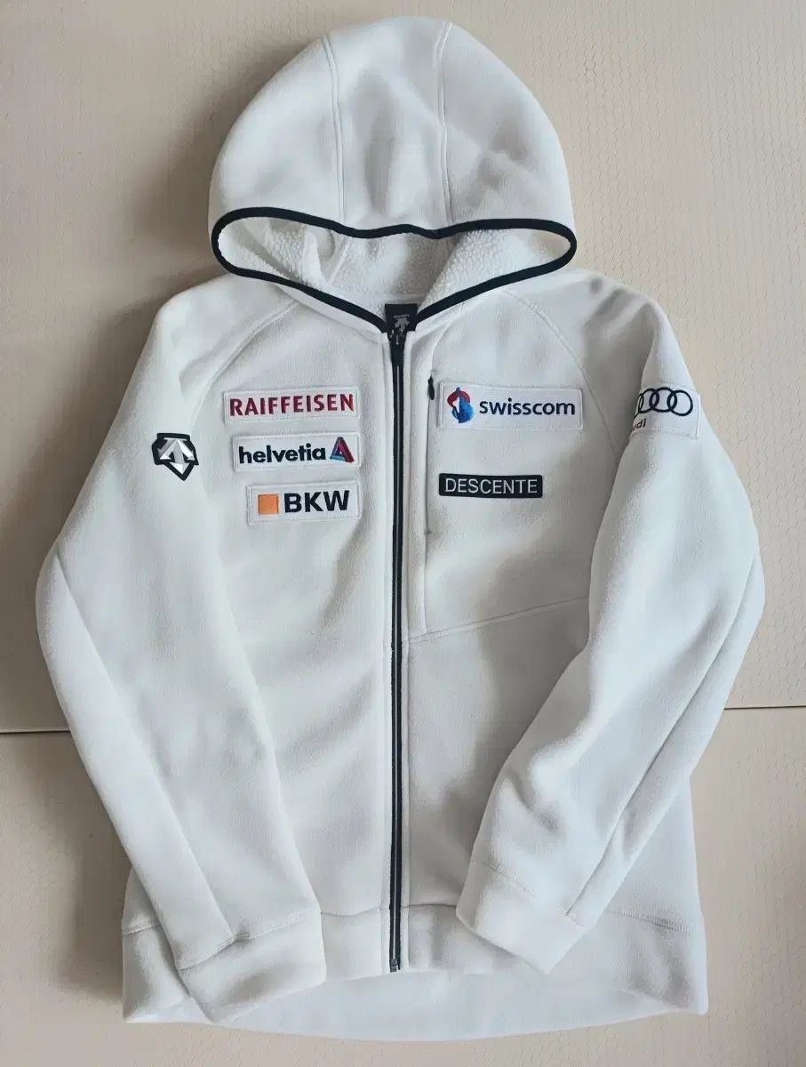 ②ページ DESCENTE アウディ ユニセックス 最新 タートルネック フリース ジップ