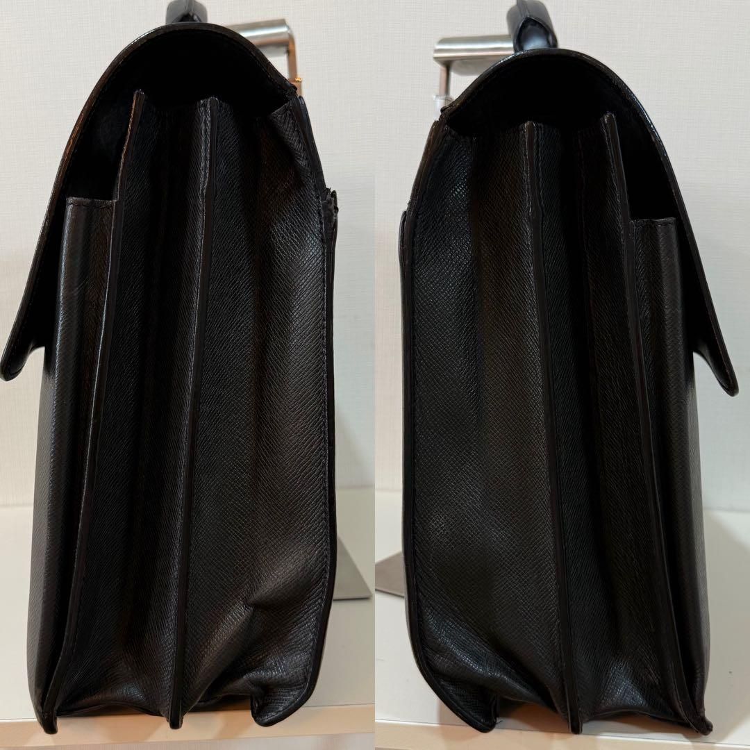 □美品□LOUIS VUITTONルイヴィトン ビジネスバッグ タイガ ロブスト