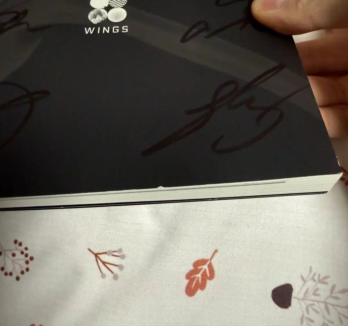 BTS Wings サイン入りアルバム - メルカリ