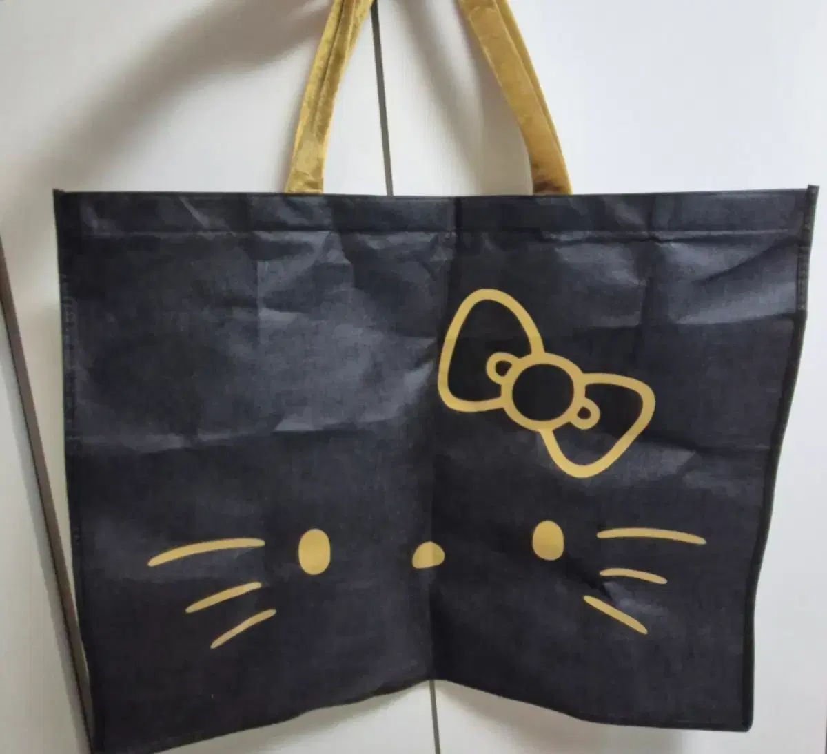 tbh モデル ハローキティ 황금 お買い物バッグ