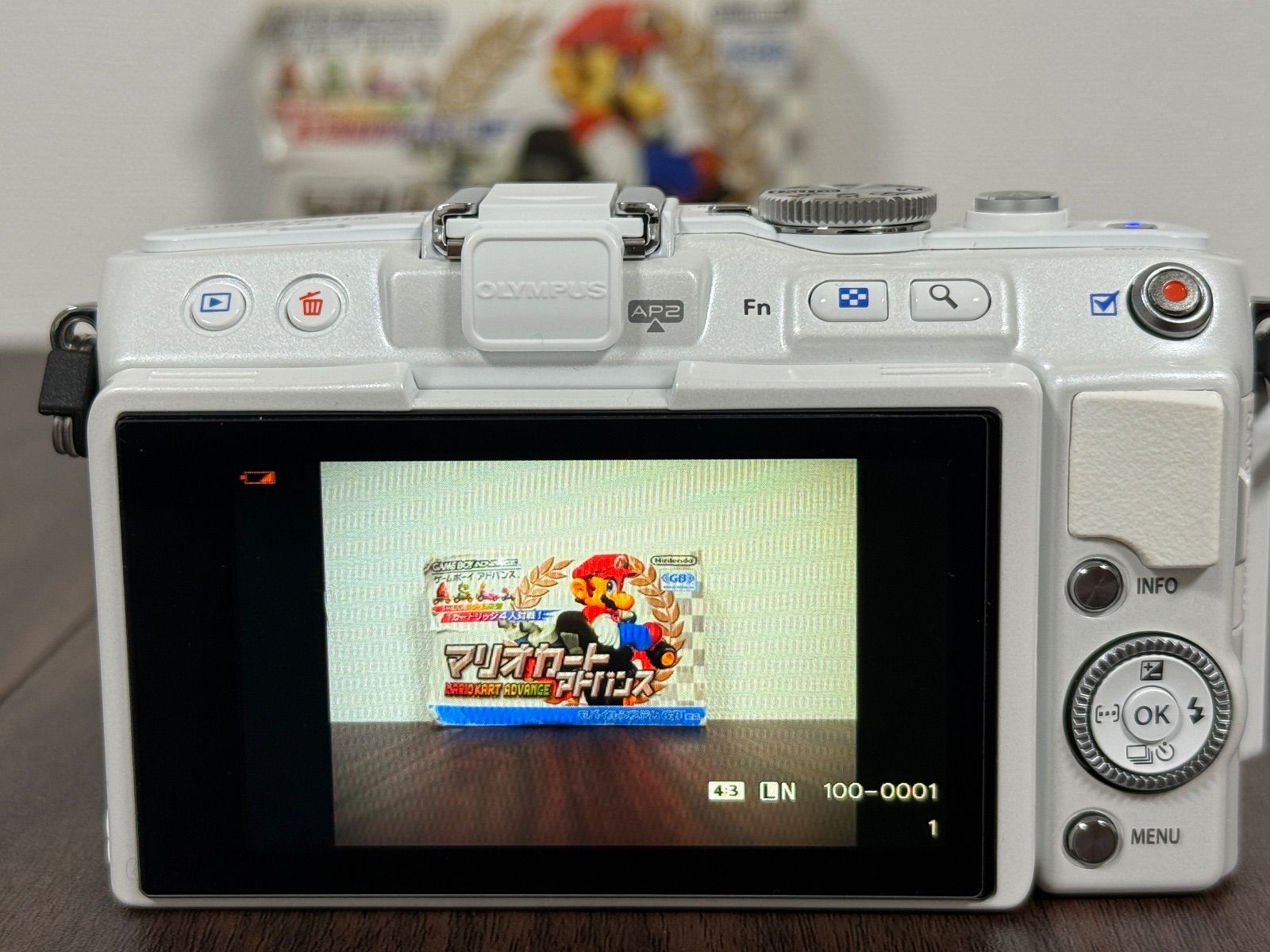 OLYMPUS PEN Lite E-PL6 ダブルズームキット シャッター枚数197枚