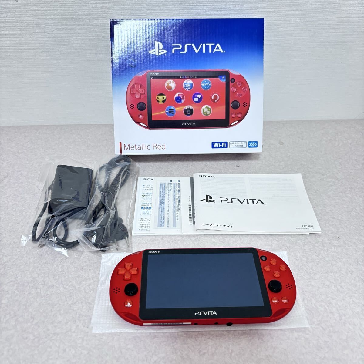 □【極美品】PSVITA ビータ PCH-2000/PCH2000 メタリックレッド