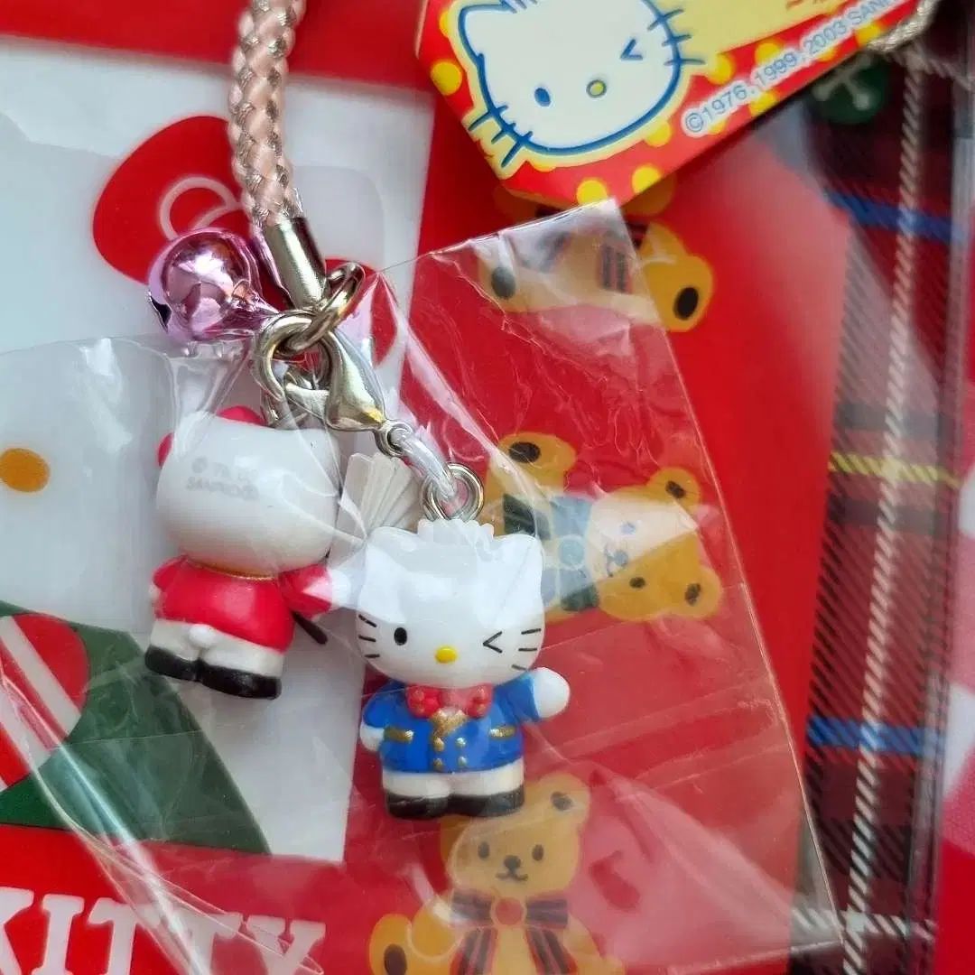 【未開封】ハローキティ & ダニエル ストラップとキーホルダー 未開封】ハローキティ & ダニエル ストラップとキーホルダー Amazon.co