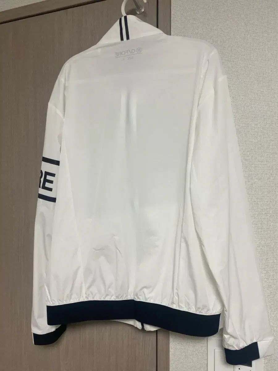G FORE(ジーフォア) 白 ウィンドブレーカー 100 新品 - メルカリ