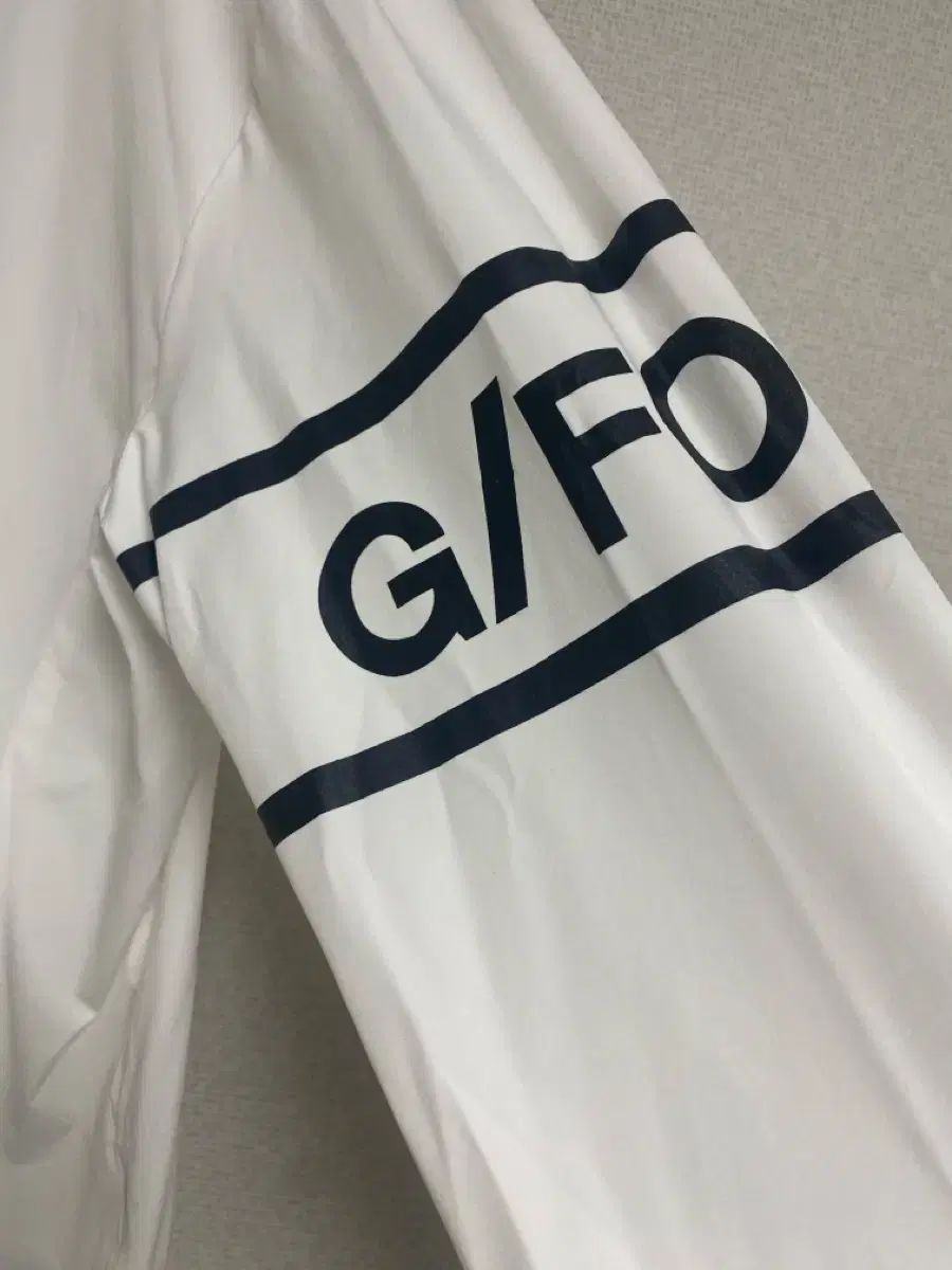 G FORE(ジーフォア) 白 ウィンドブレーカー 100 新品 - メルカリ