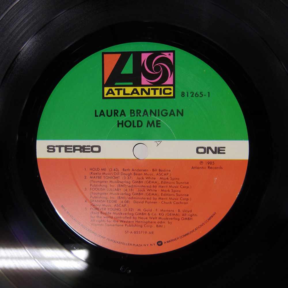 国内盤 Laura Branigan – Hold Me 32XD-361 Laura Branigan - Hold Me