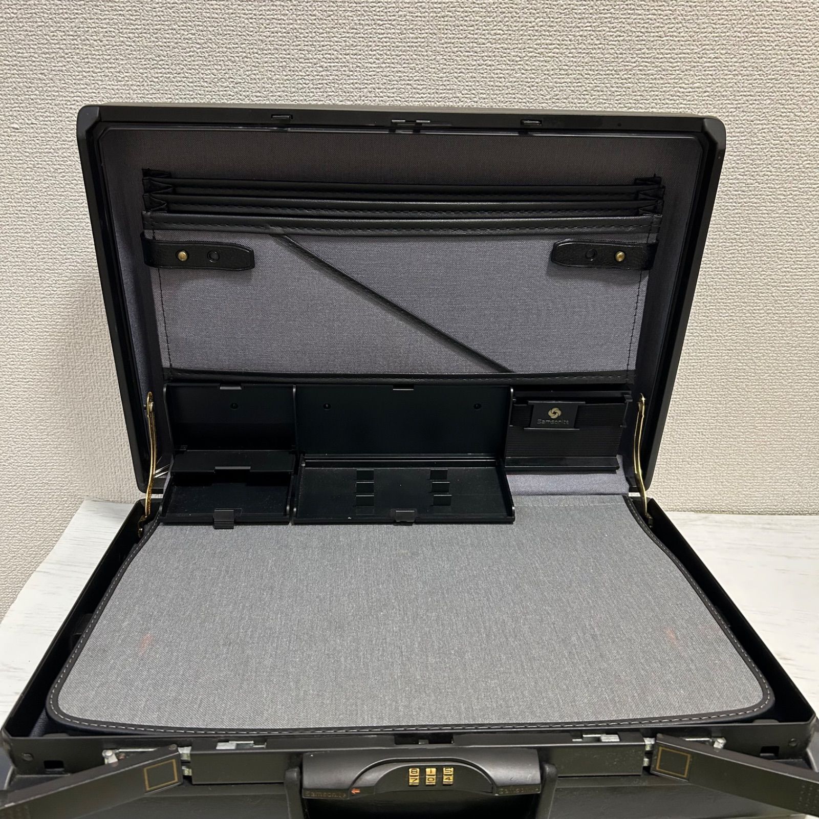 Samsonite サムソナイト メンズ アタッシュケース ビジネスバッグ 鍵付き