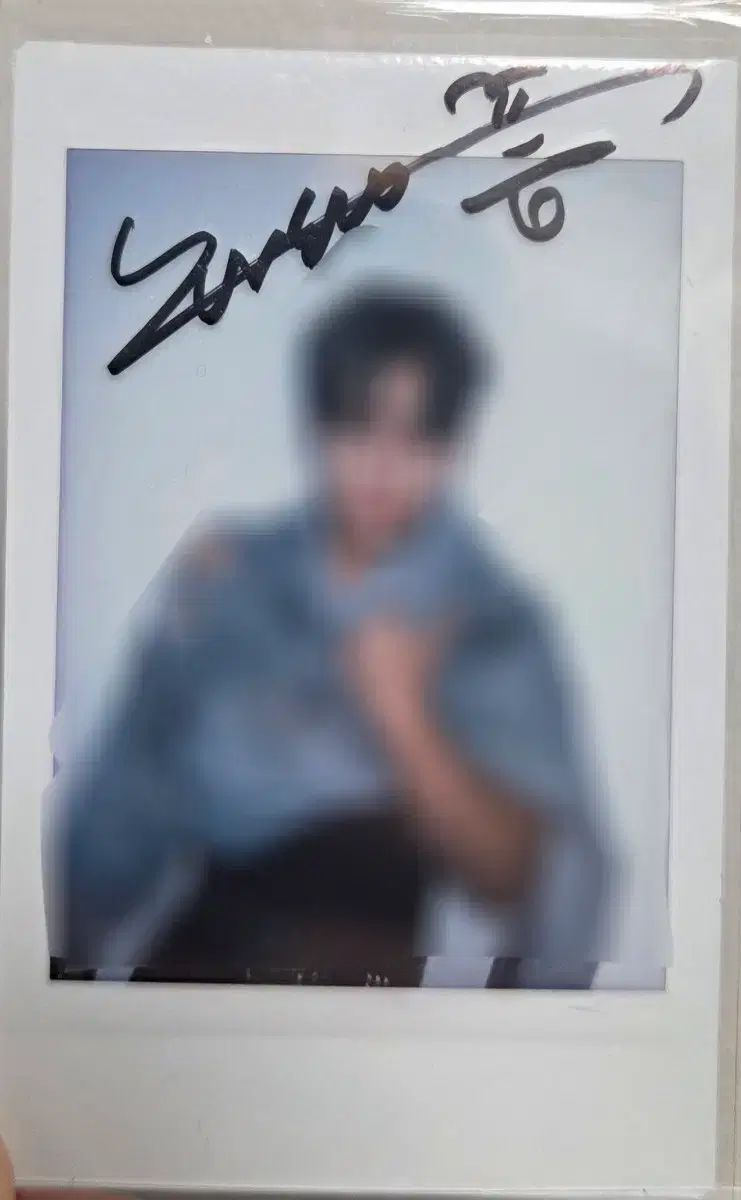 DKB ジュンソ Emotion 発売記念 サイン入りポラロイド - メルカリ