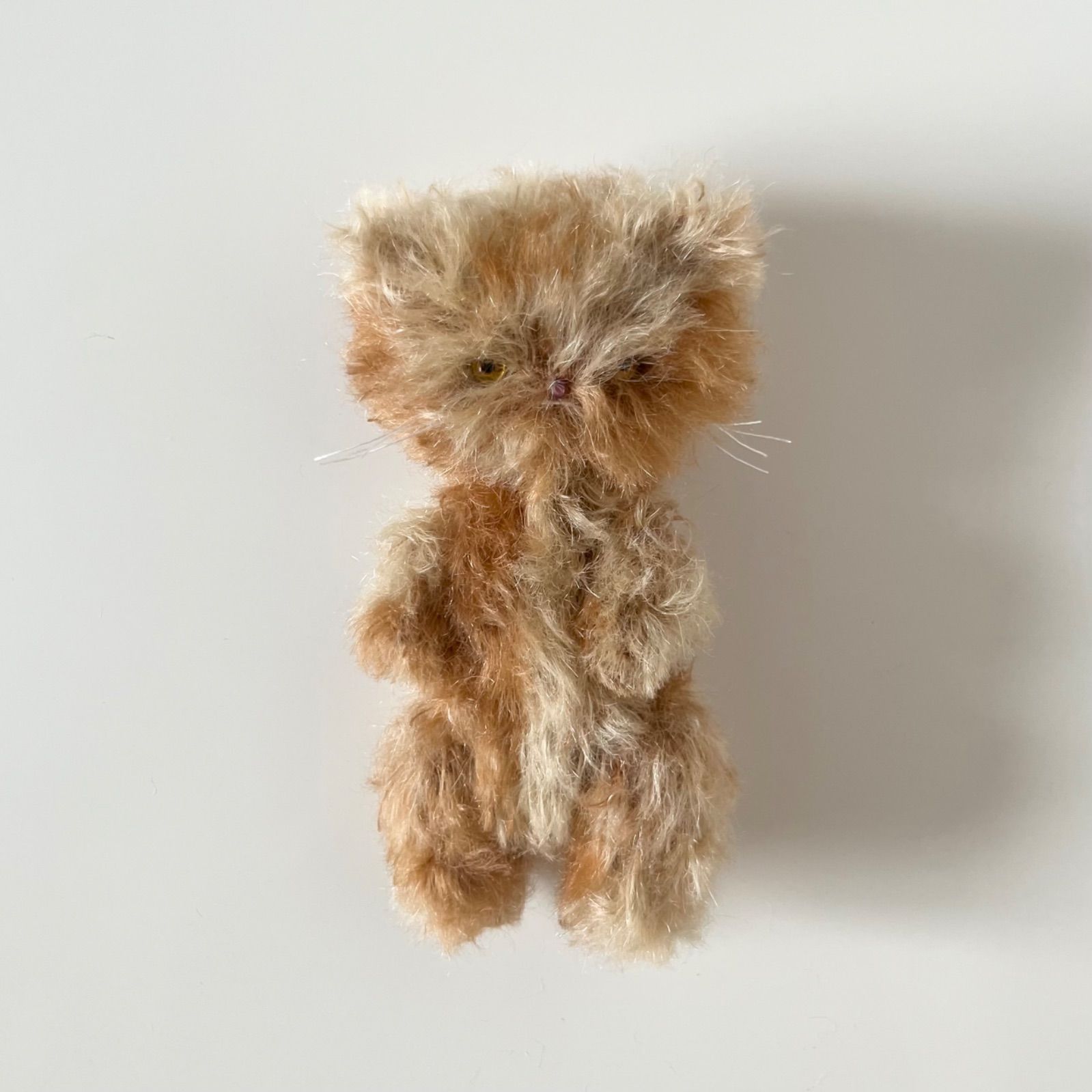 Cora「 きみの こねこちゃん 」ねおきの茶色っぽい子 ぬいぐるみ 作家