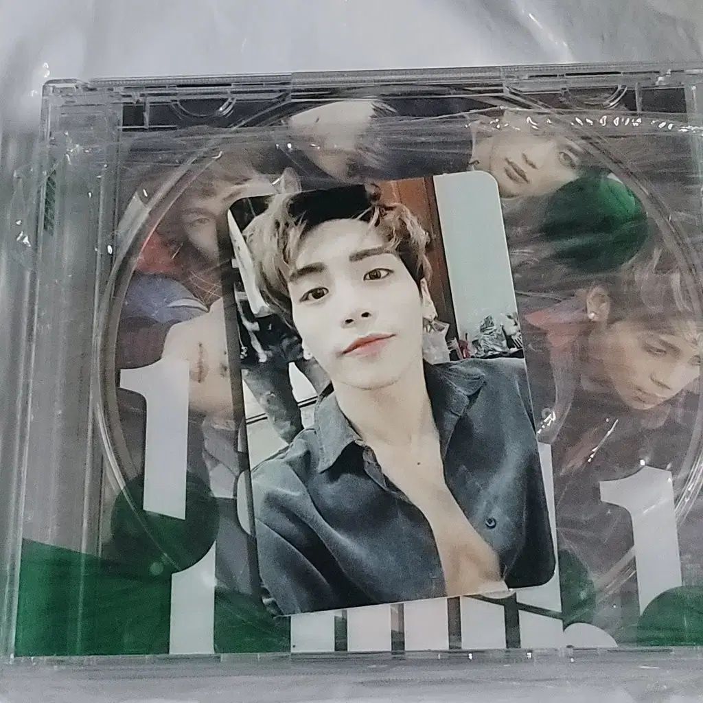 SHINee ONE and ONLY (1and1) アルバム開封 トレカ 含む