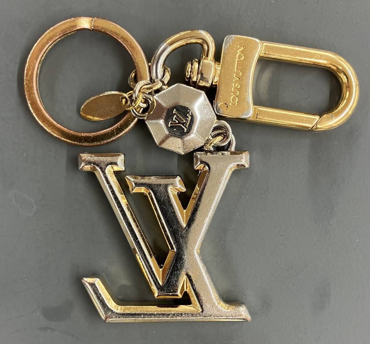 LOUIS VUITTON ルイヴィトン M65216 ポルト クレ ファセット