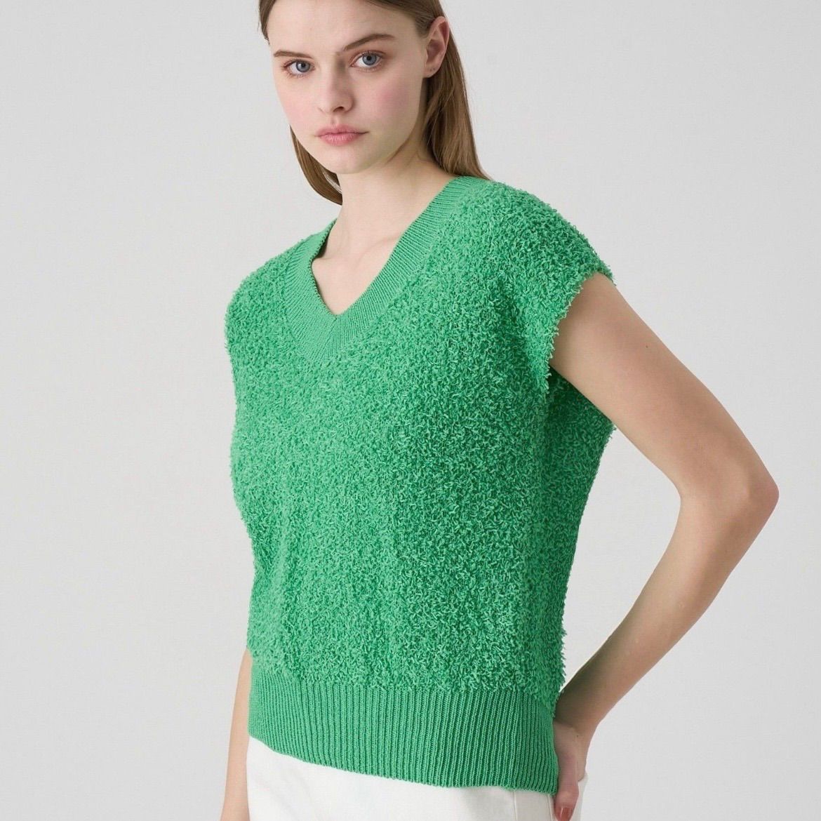 ANAI アナイ GIMAフェザーVプルオーバー 軽量 横開きVネック プルオーバー ボックスプリーツ 肩カバー 二の腕カバー 腕回りすっきり 裾リブ ブラウジング スカート対応 パンツ対応 着回し スタイリング 管理番号 139-9570