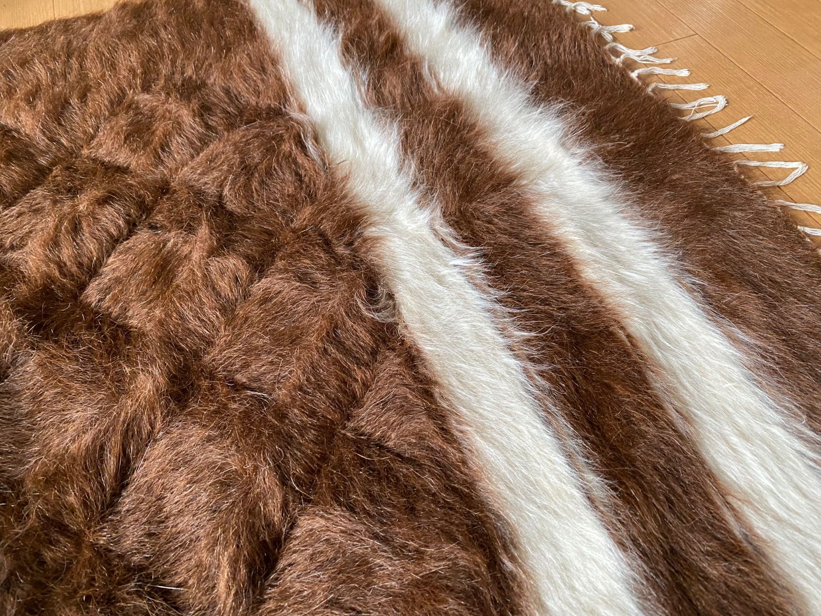 【新品美品】値下げしました！トルコ ヤギ毛のバッターニエ トルコのシイルトでアンゴラヤギのモヘアのみで織られる毛布シイルト