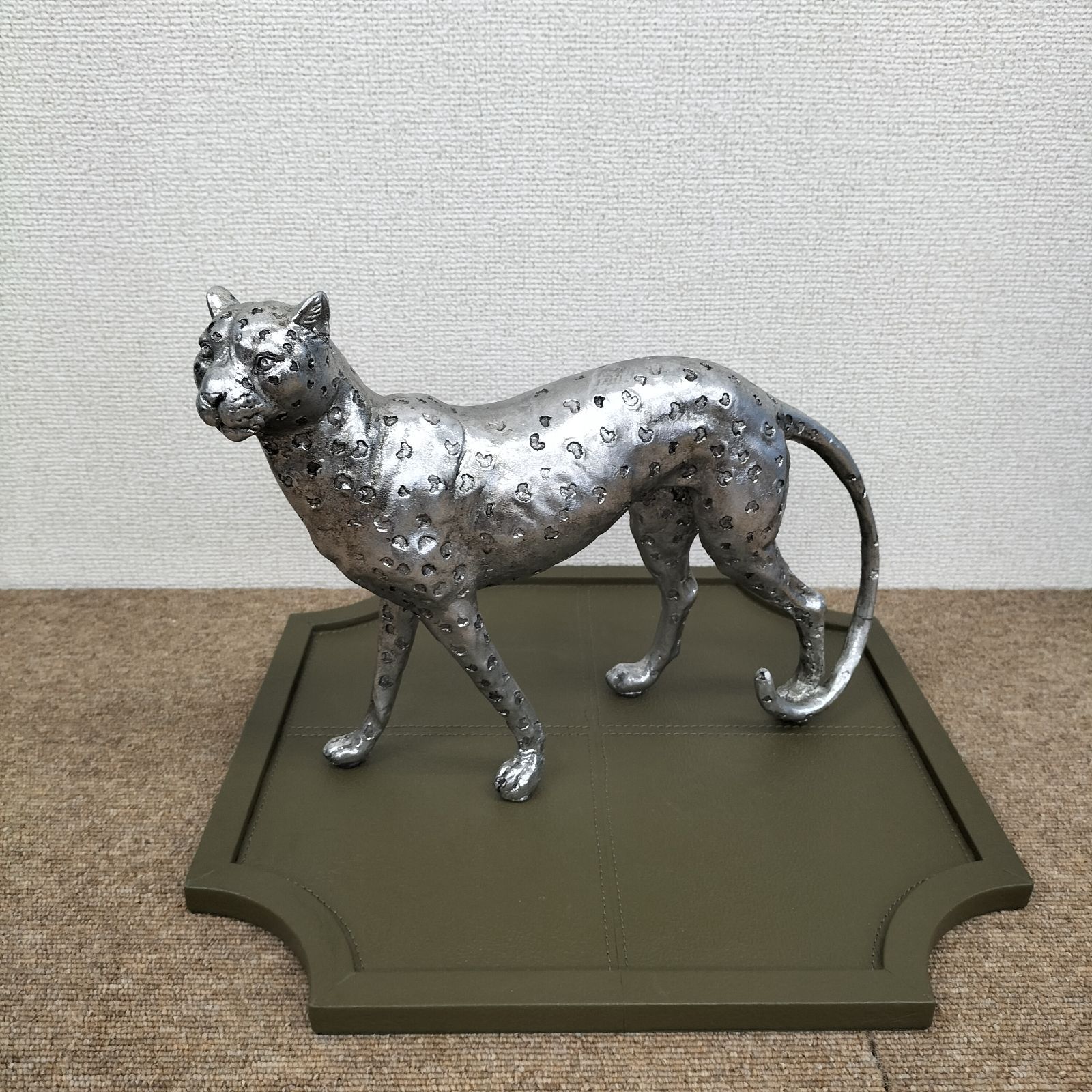 アニマル レオパード スタンディング 豹 オブジェ 置物 トレー付 モデルルーム展示品 C 2512 OB 5