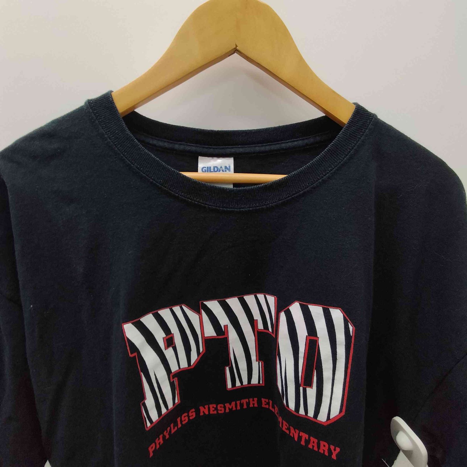 ユーズドフルギ USED古着 GILDAN ボディ PTO ゼブラ柄 ロゴ プリント T