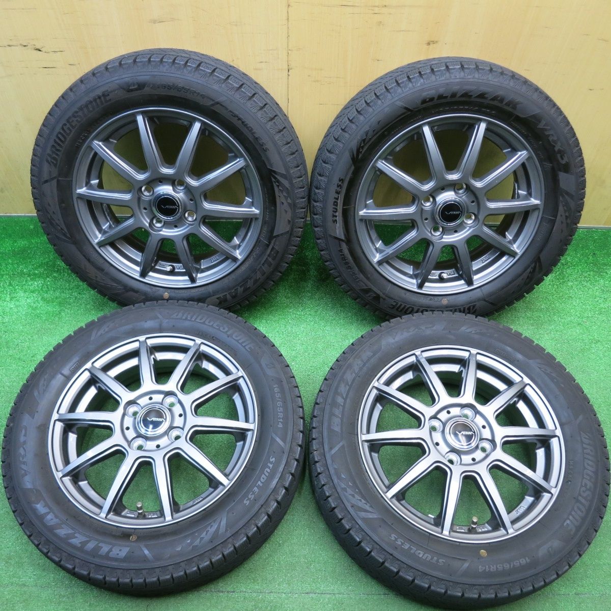 しの バリ溝 ブリヂストン VRX3 165/65R14 （青0569） バリ溝！22年！キレイ！ほぼ10分☆スタッドレス 165/65R14