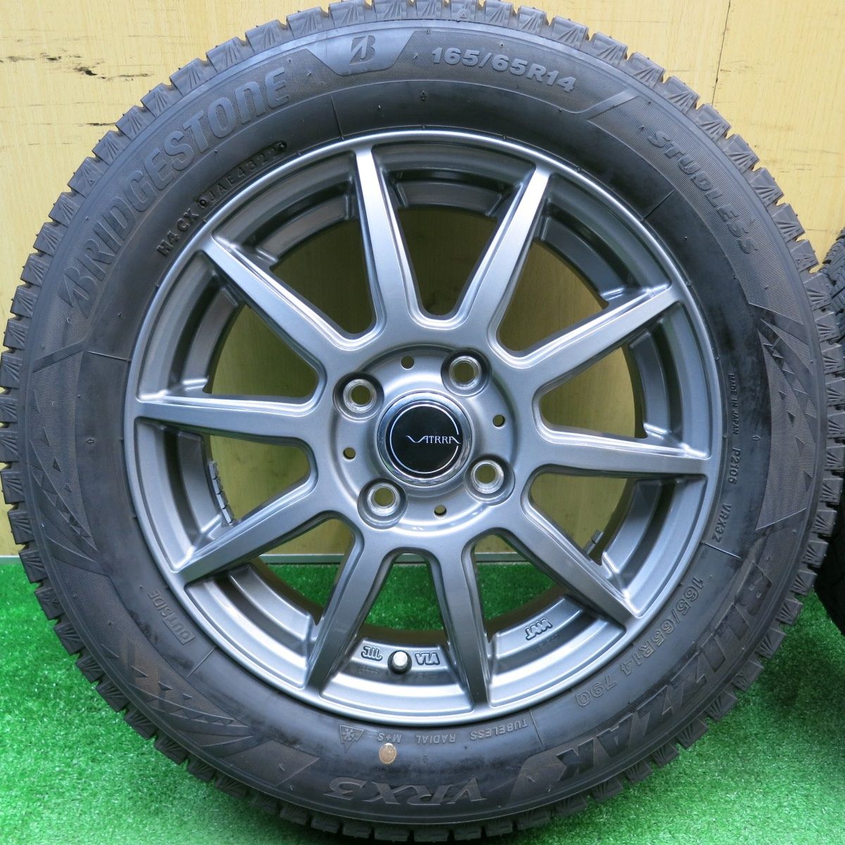 バリ溝！22年！キレイ！ほぼ10分☆スタッドレス 165/65R14