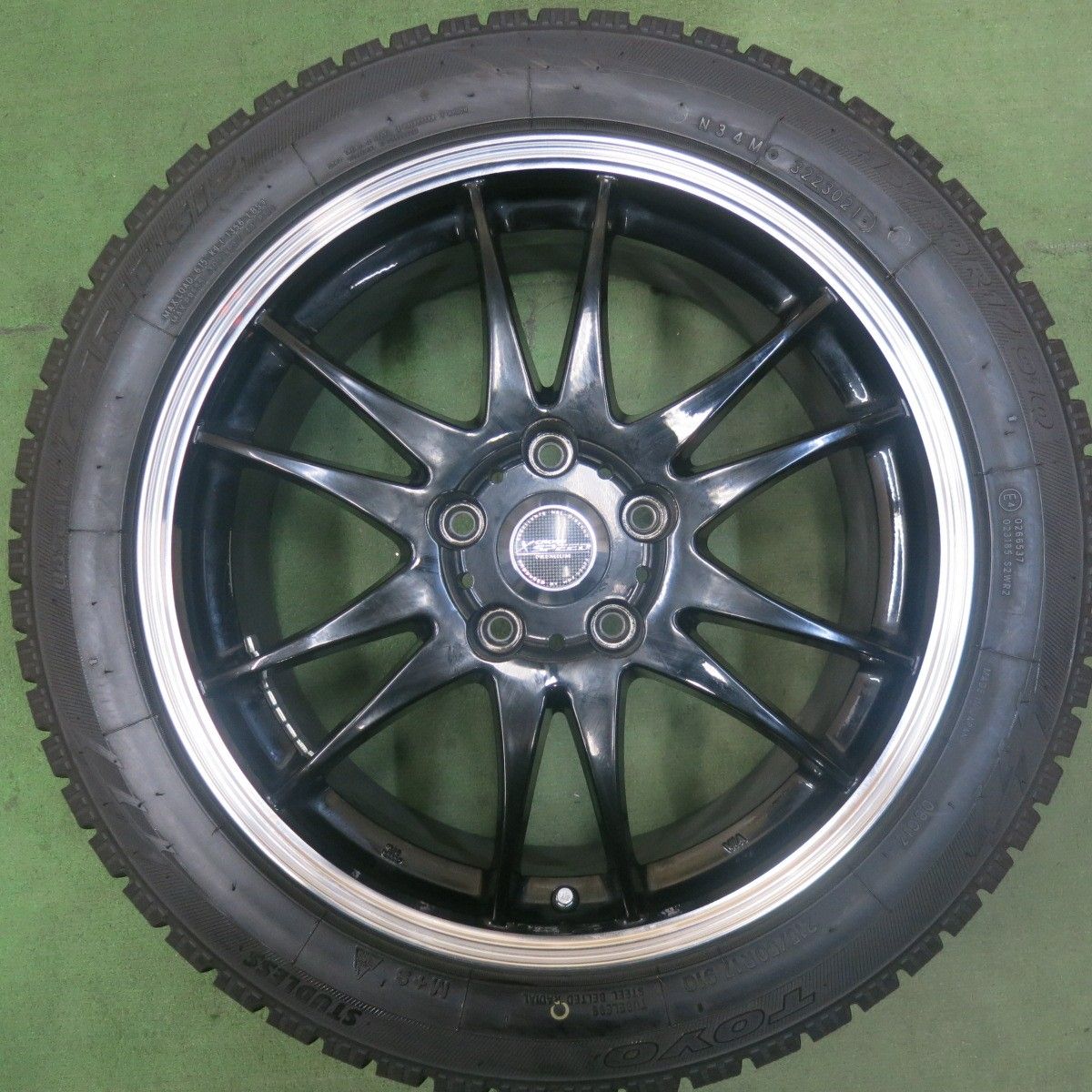 バリ溝！21年！キレイ！9.5分☆スタッドレス 215/50R17 トーヨー