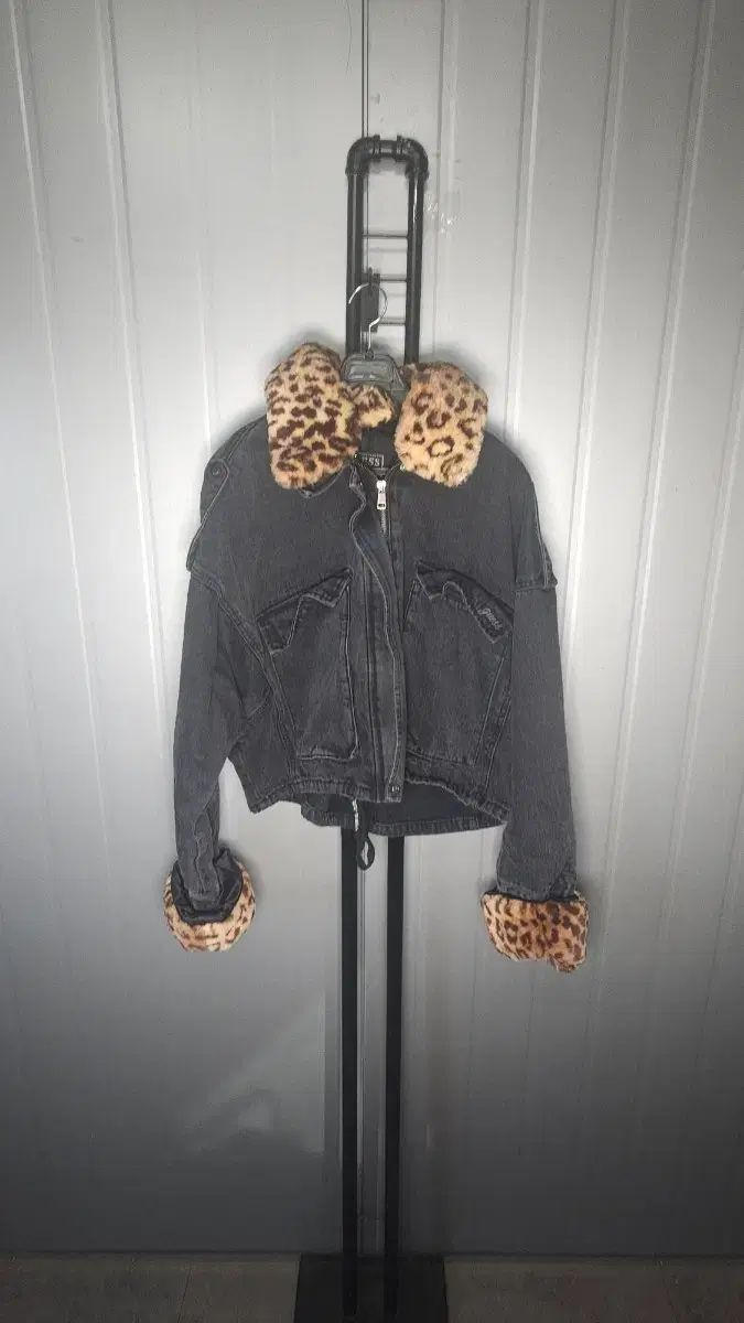 GUESS ゲス レオパード ヒョウ柄 ファー デニム クロップド ジャケット