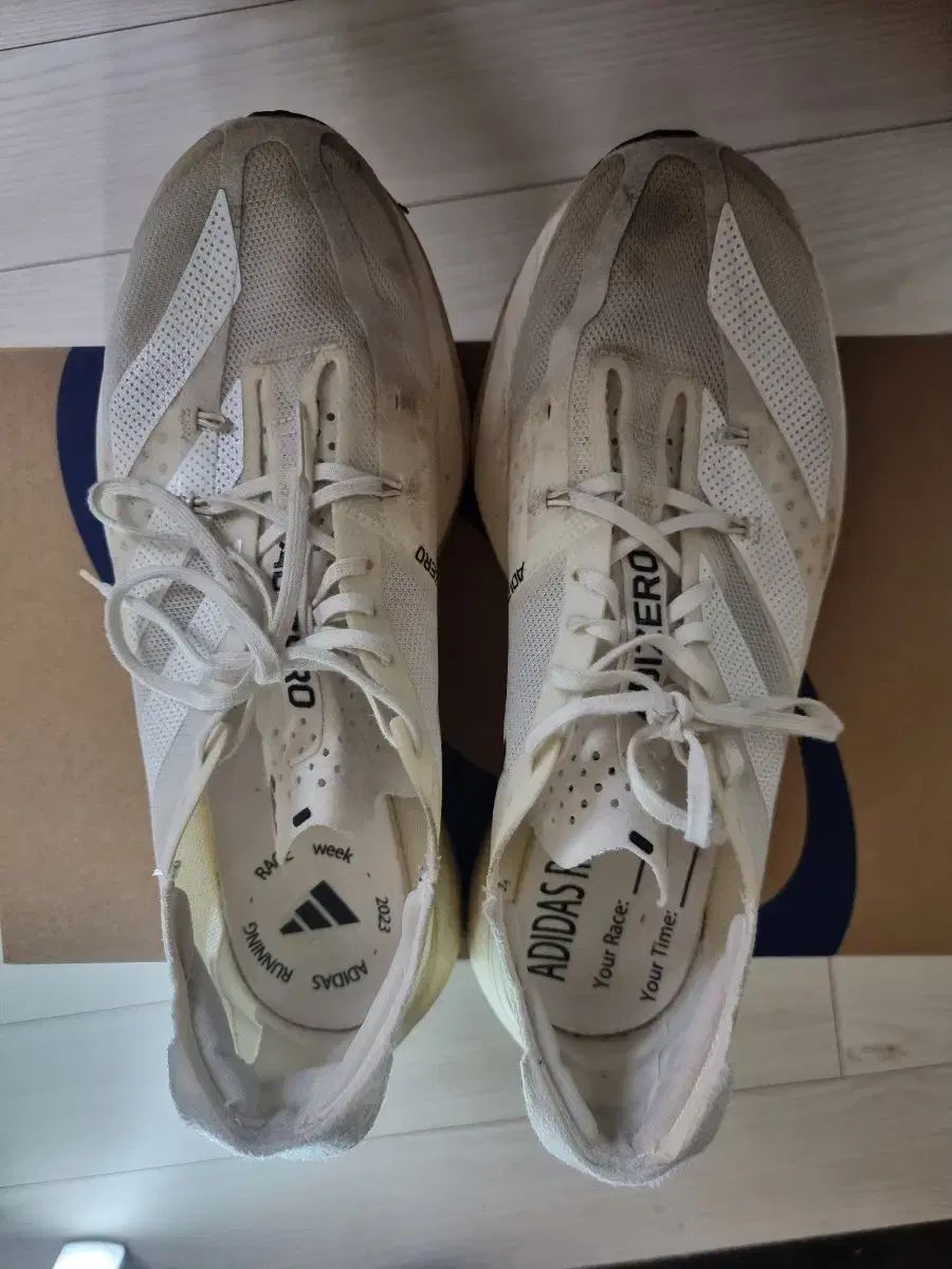 アディゼロ プロ 3 サイズ 270