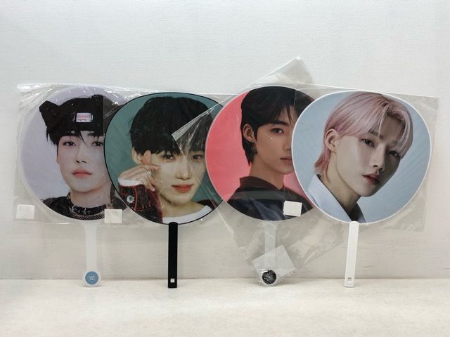 THE BOYZ ニュー うちわ 4枚セット 【E1752-008】036 - メルカリ