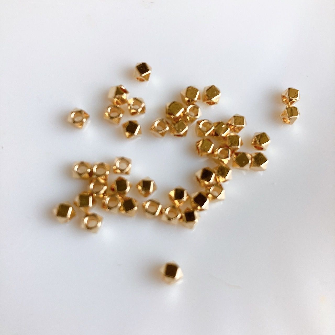 高品質 14kgf 多角形 デザインビーズ A 3mm 10個 金属アレルギー 