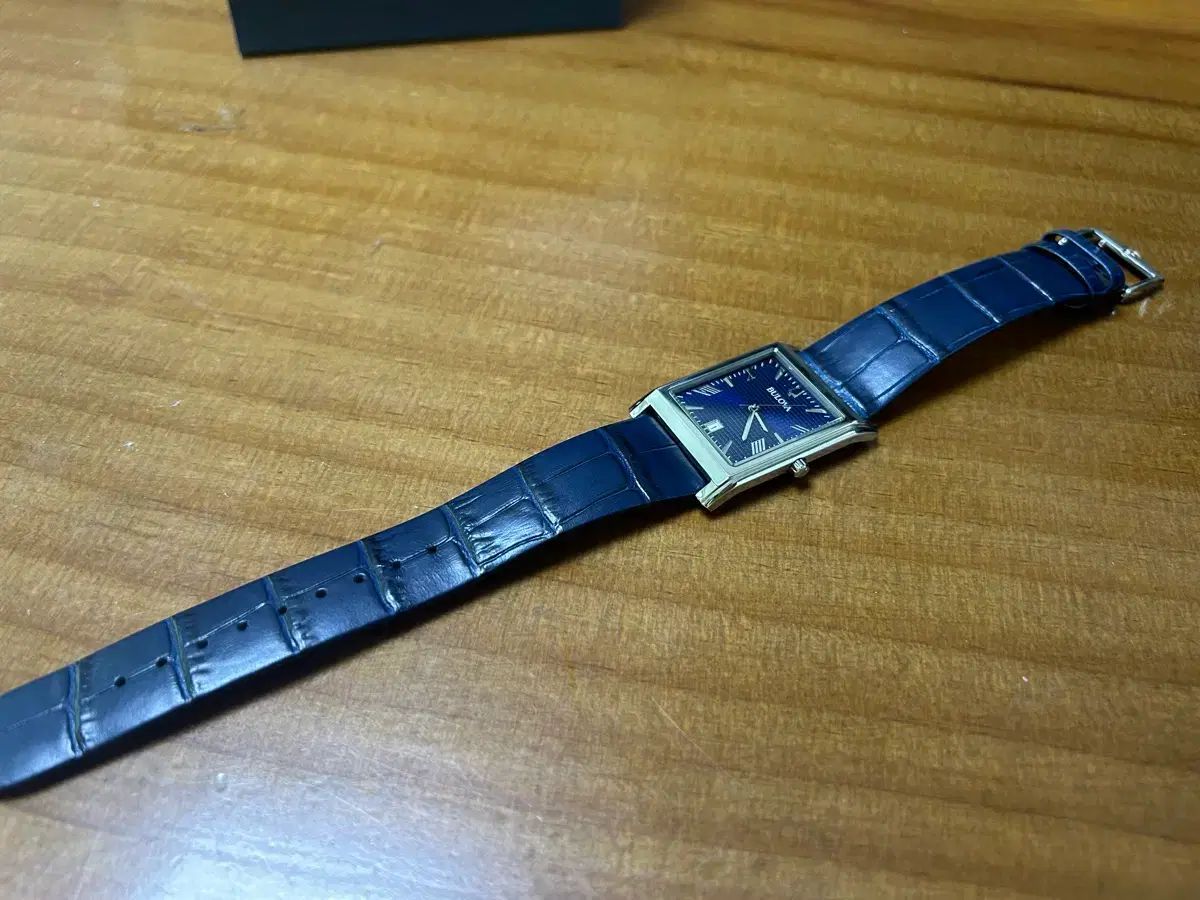 BULOVA ブローバ サットン スクエア ウォッチ