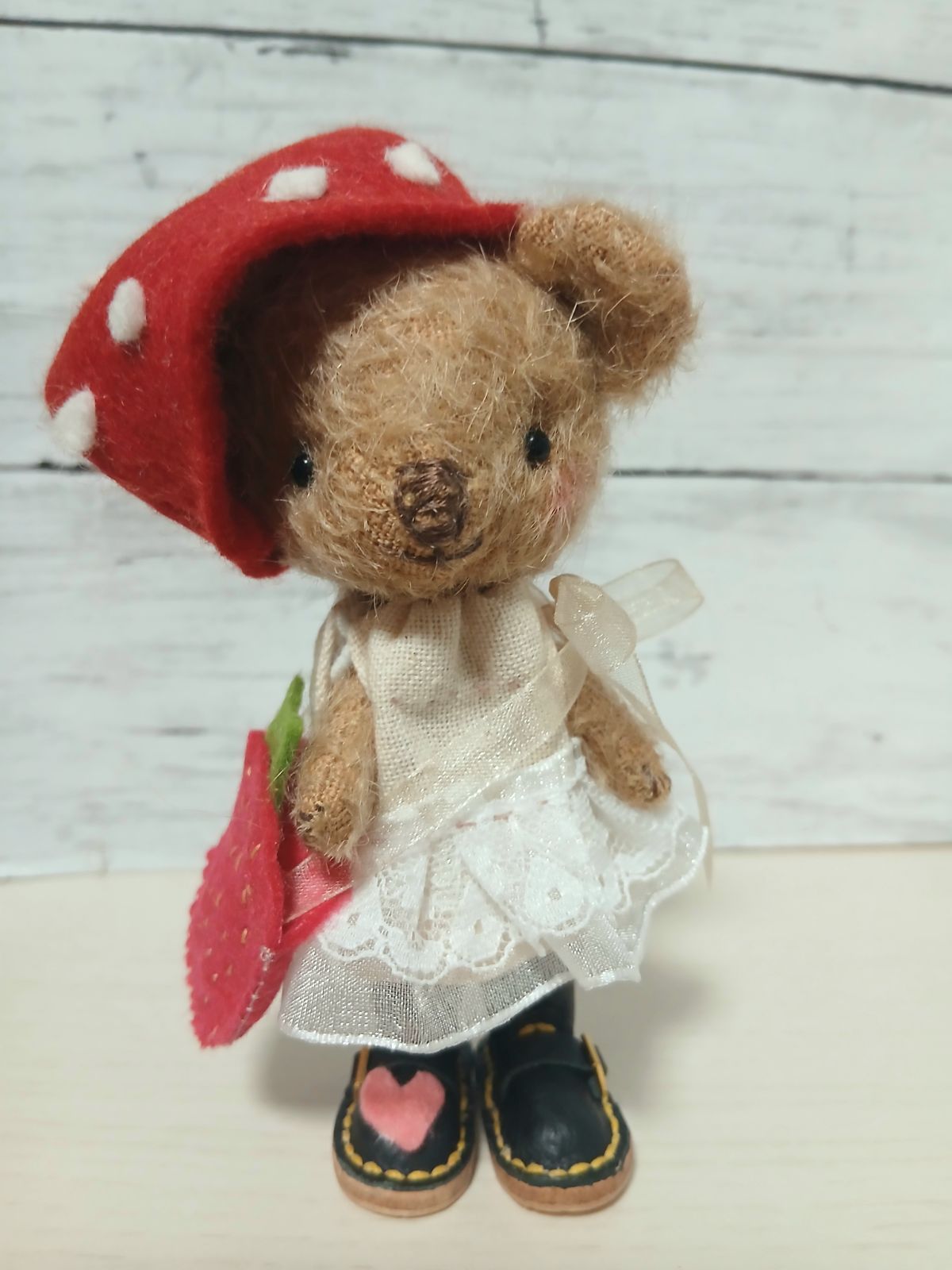 国内作家　麦わら帽子　ハンドメイド　テディベアやブライスに　ぬいぐるみ 国内作家 ハンドメイド 一点もの麦わら帽子 2点セット 布花