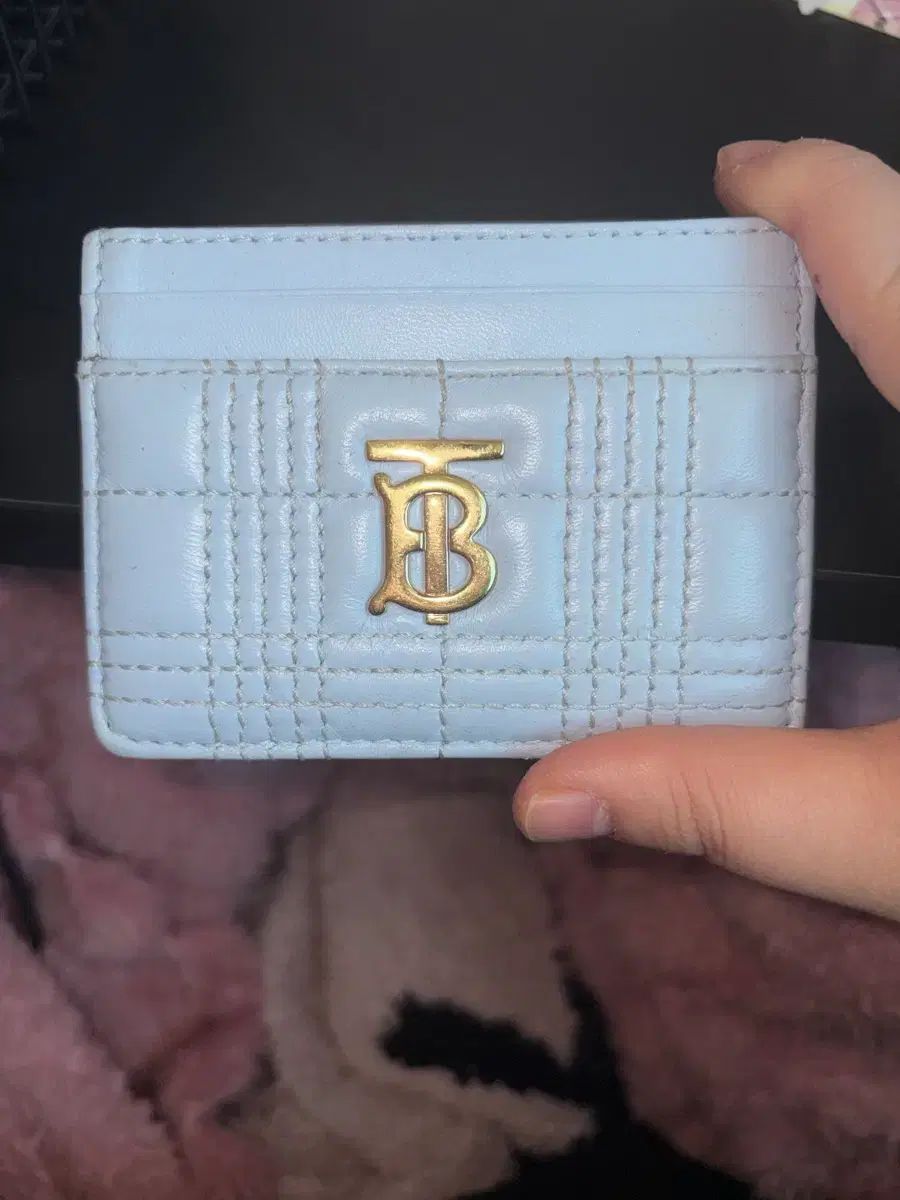 バーバリー　折り財布　ローラ　レザー　ライトブルー　キルティング　TBロゴ　箱等 バーバリー 折り財布 ローラ レザー ライトブルー キルティング TBロゴ