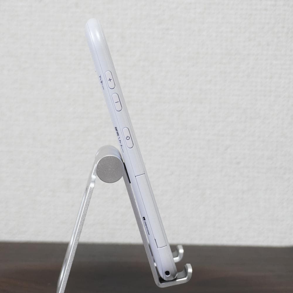 docomo らくらくスマートフォン F-42A ホワイト ドコモ 4G 本体 【F109