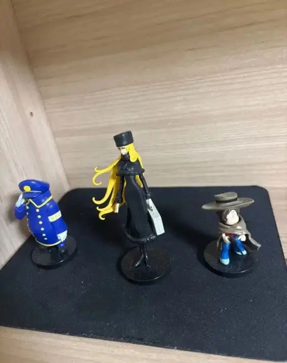 銀河鉄道999 フィギュア 3種 - メルカリ