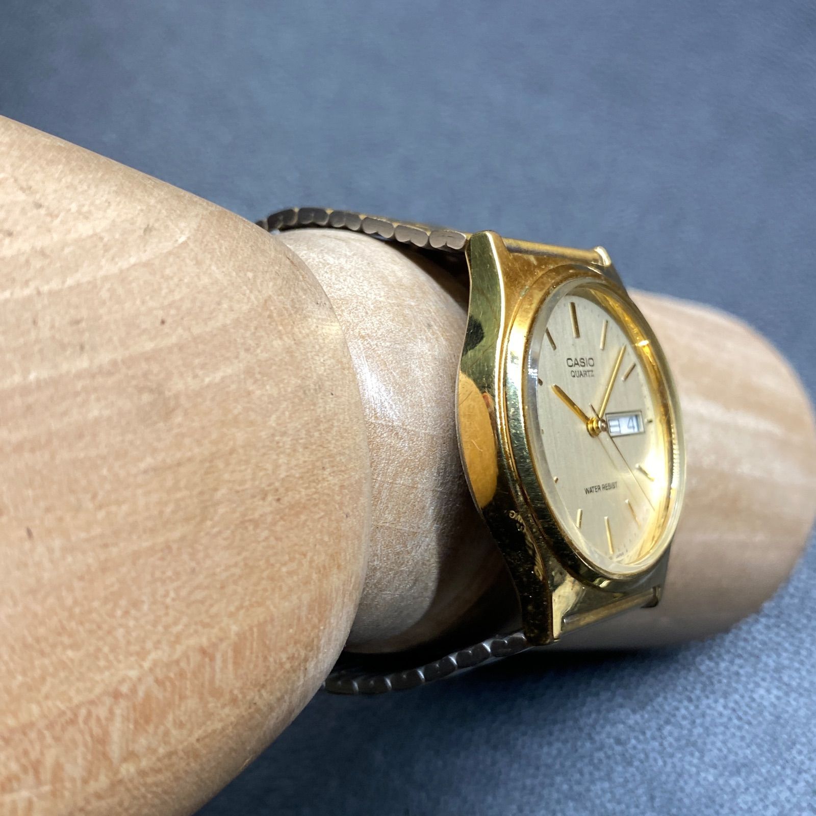 ☆ORIANDO メンズ用腕時計 盤面ゴールド 中古☆